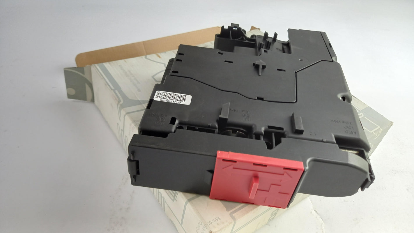 Original MERCEDES-BENZ W204 X204 C207 A207 Sicherungskasten A207540275064