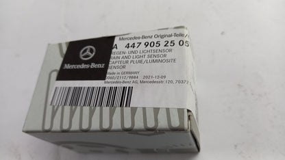Original MERCEDES-BENZ Vito W447 Regensensor A4479052505