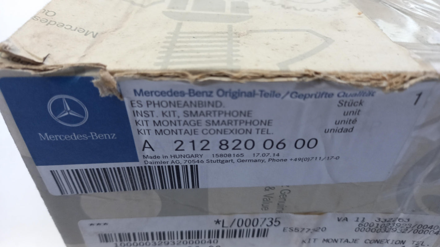 Original MERCEDES-BENZ W204 W212 R231 C218 Smartphone Einbausatz A2128200600