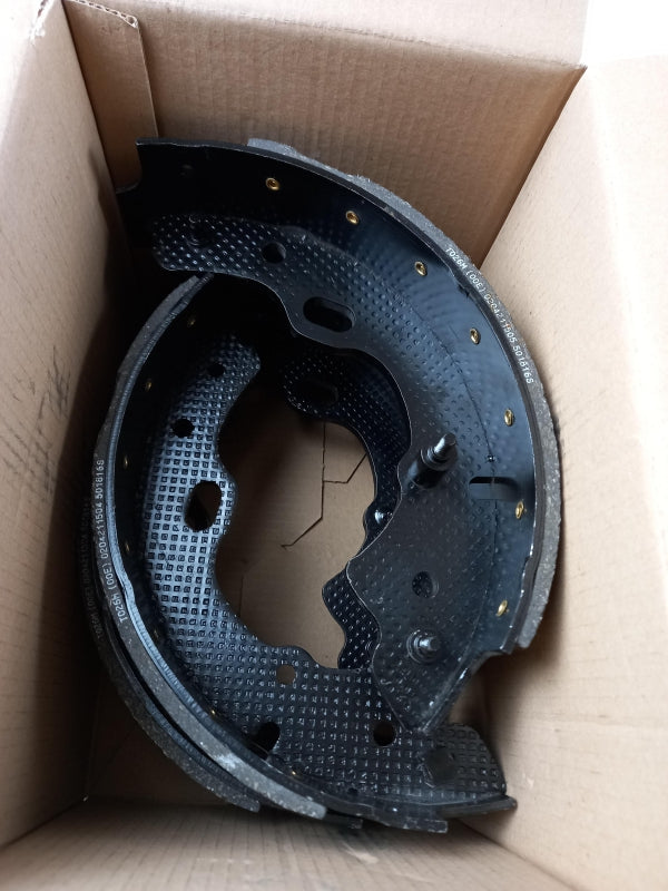 Original NISSAN Terrano II Cabstar E Bremsbackensatz 440609X126