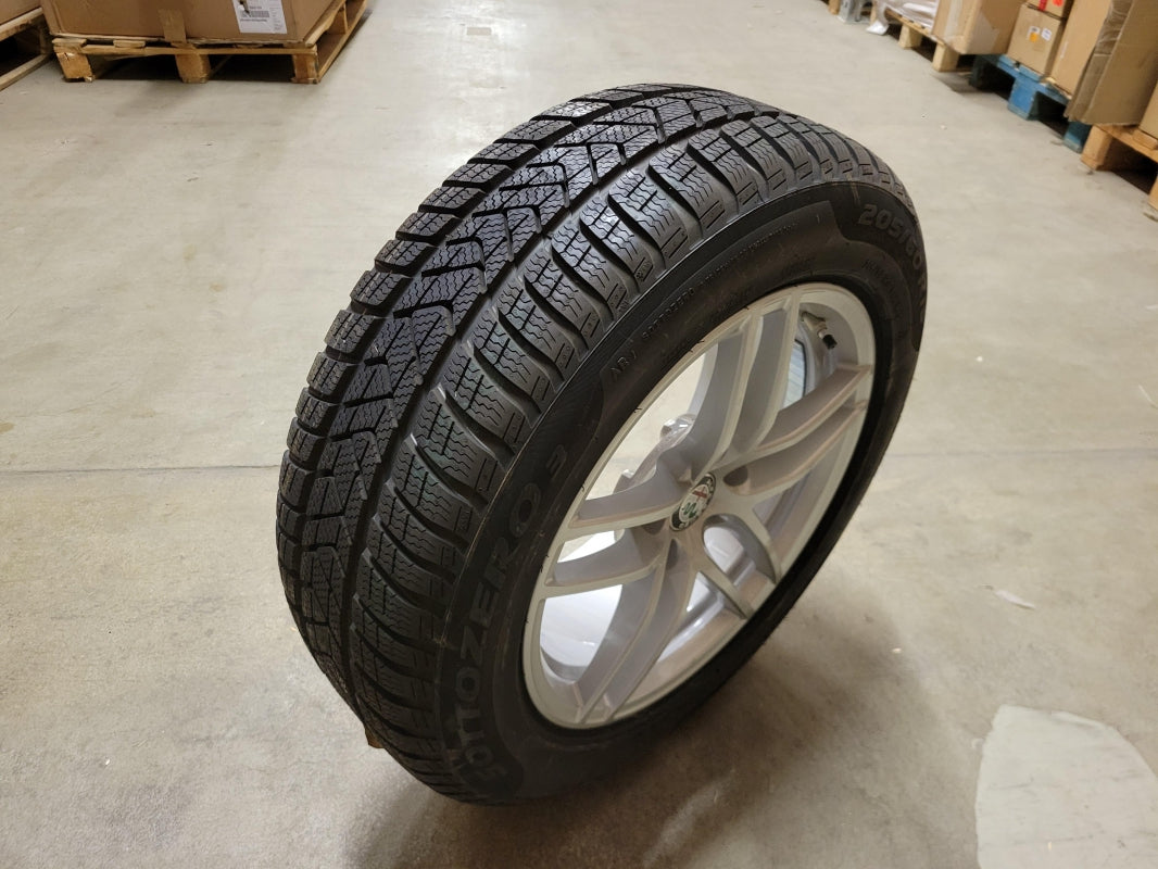 Original ALFA ROMEO Set Komplette Räder (4pc) 205/60R16 156114248SET