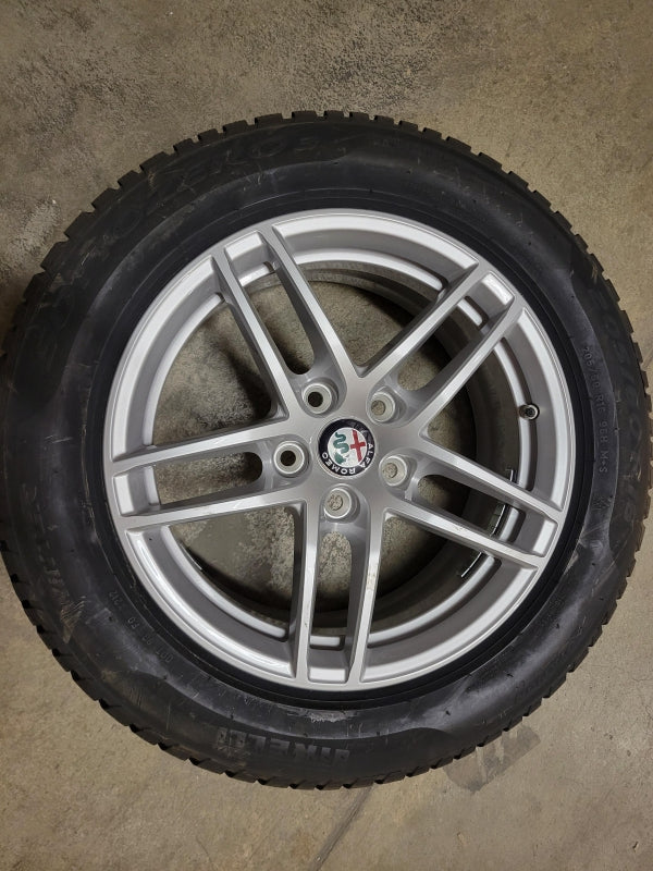 Original ALFA ROMEO Set Komplette Räder (4pc) 205/60R16 156114248SET