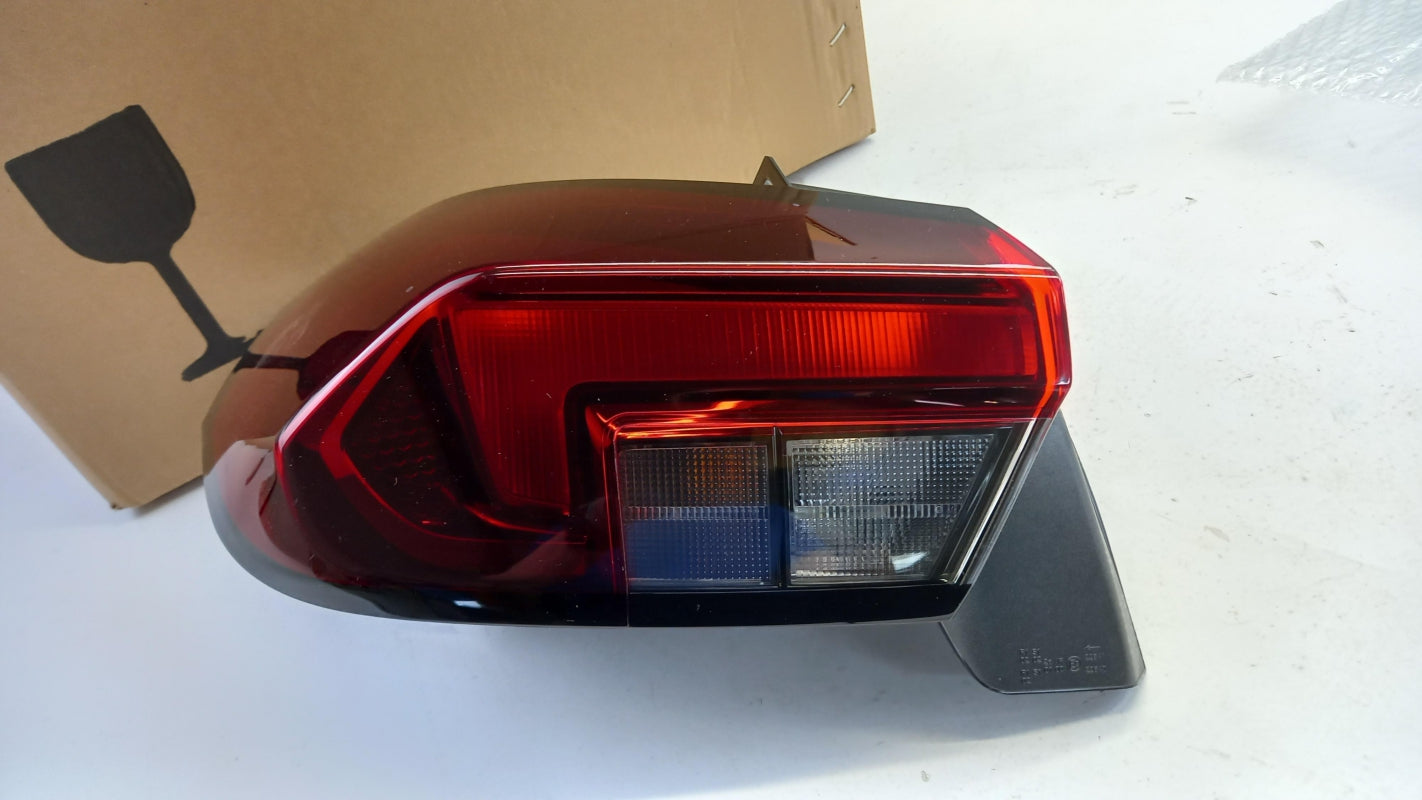 Original OPEL Corsa F Heckleuchte Links 9829317380
