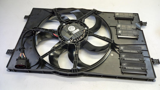 Original AUDI A3 SKODA Octavia Superb VW Golf Motorkühlung Lüfter 5Q0121203CD