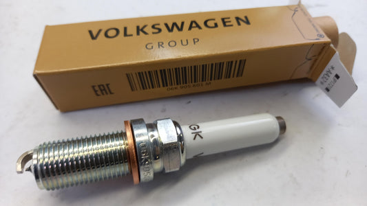 Original AUDI S6 S7 A8 S8 TTRS RS3 RS7 Zündkerze 06K905601M