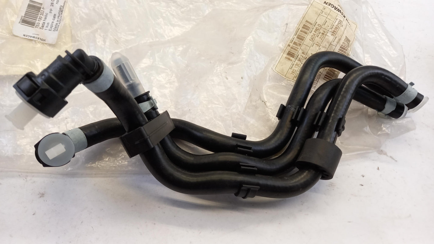 Original OE Volkswagen Kraftstoffschlauch 7E0130307P