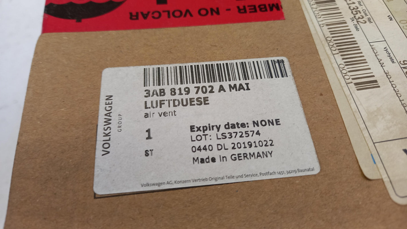 Original VW Passat B7 Luftdüse Außtrömer satinschwarz rechts 3AB819702AMAI