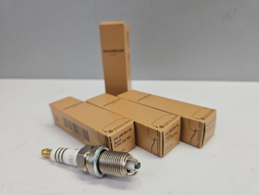 Original AUDI A3 A4 A6 A8 VW Bora Golf Parati Zündkerze LongLife 101000051AA