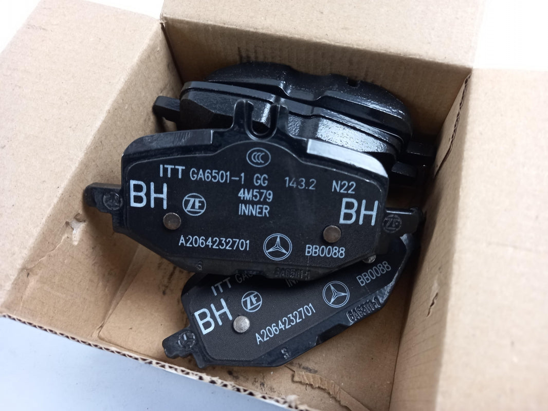 Original OE MERCEDES-BENZ Bremsbeläge A0004201304