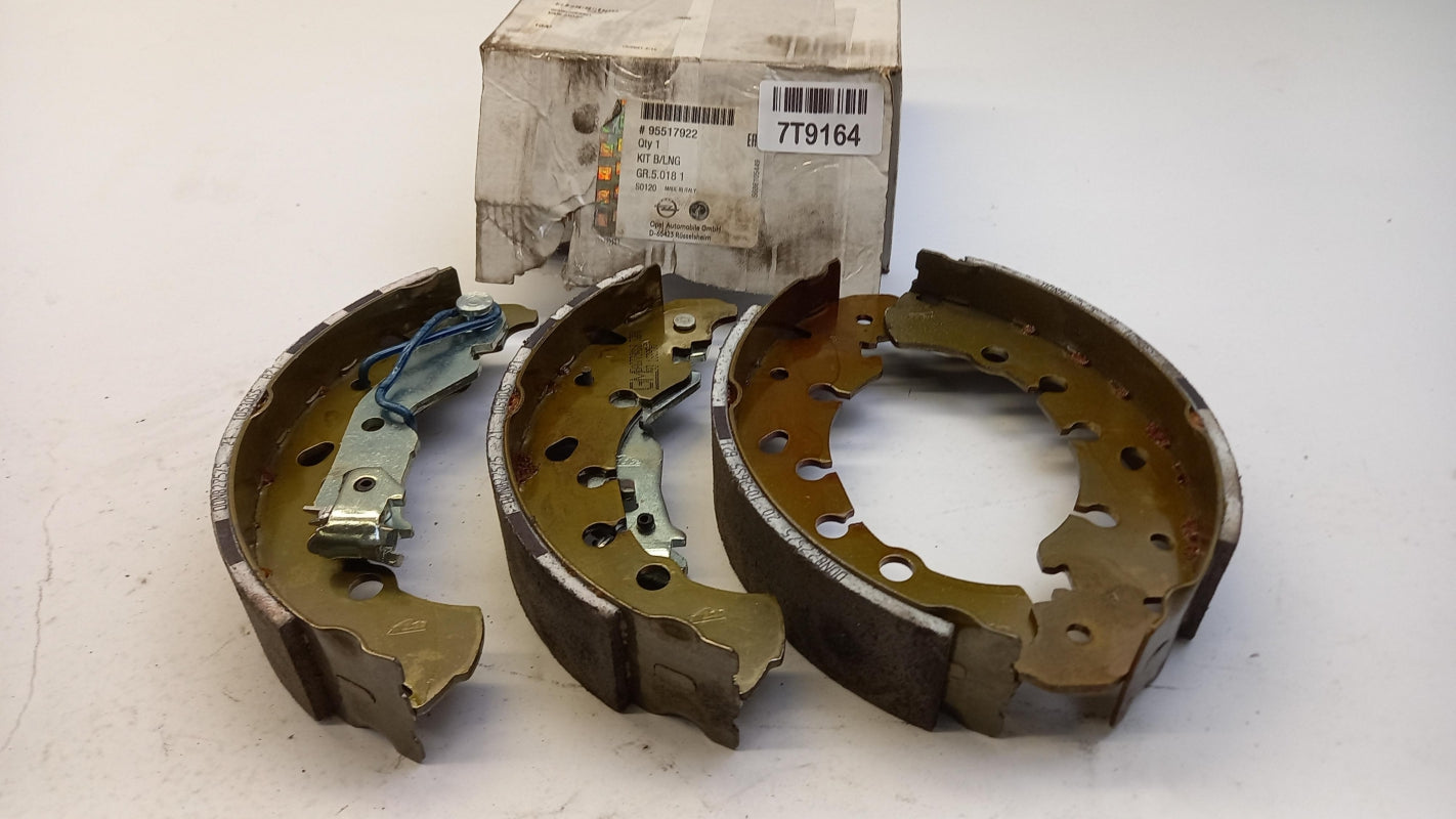 Original OE OPEL brake shoe set 95517922 