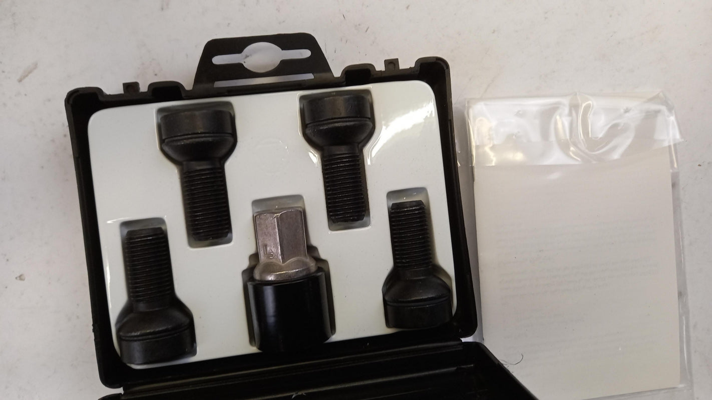 Original MERCEDES-BENZ Radsicherungssatz 4-Stück schwarz M14X1.5X27 A0019901607