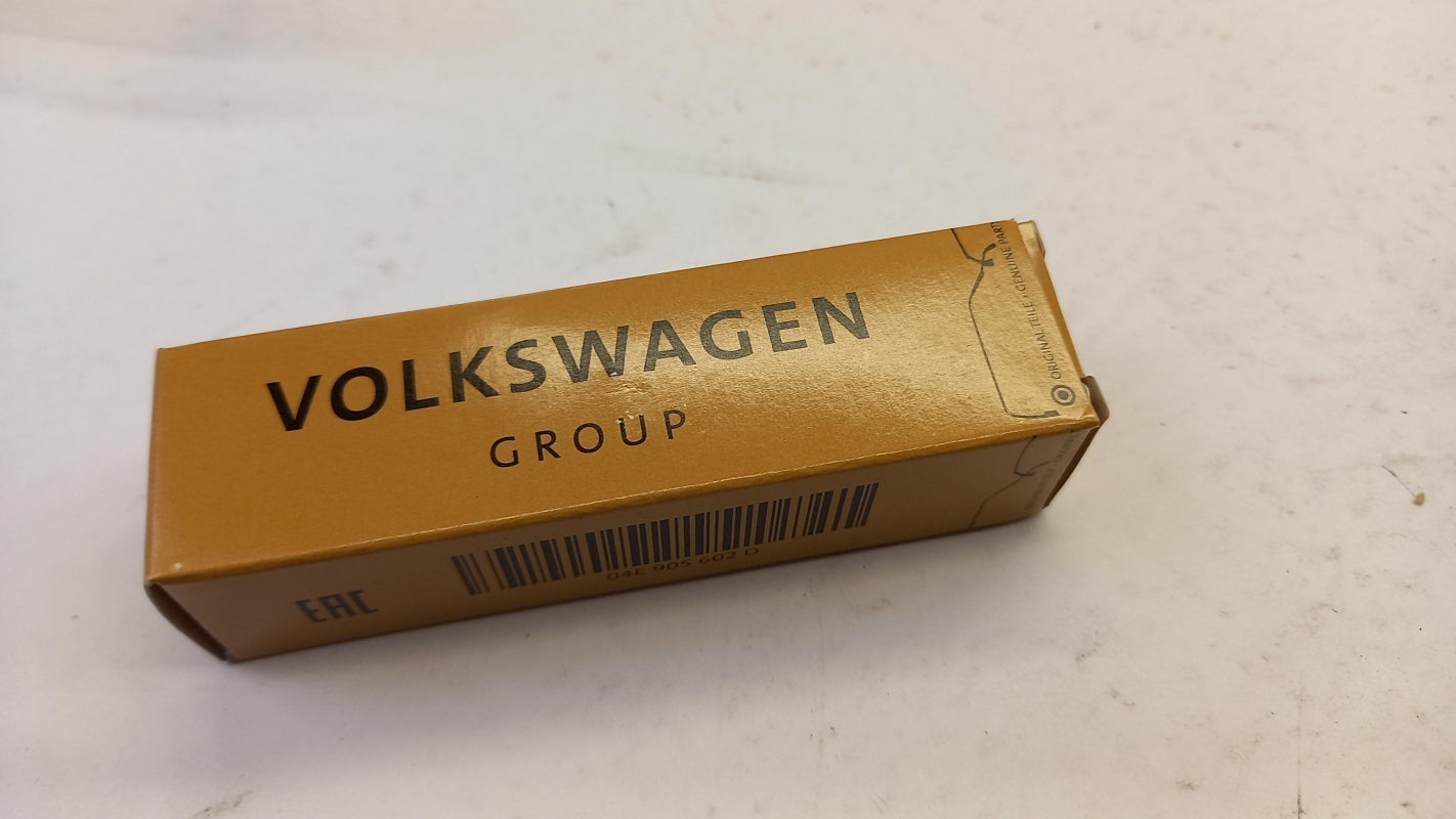 Original VW Golf 7 8 Passat B8 Polo 6 Tiguan Up 1.0/1.4 TSI Zündkerze 04E905602D