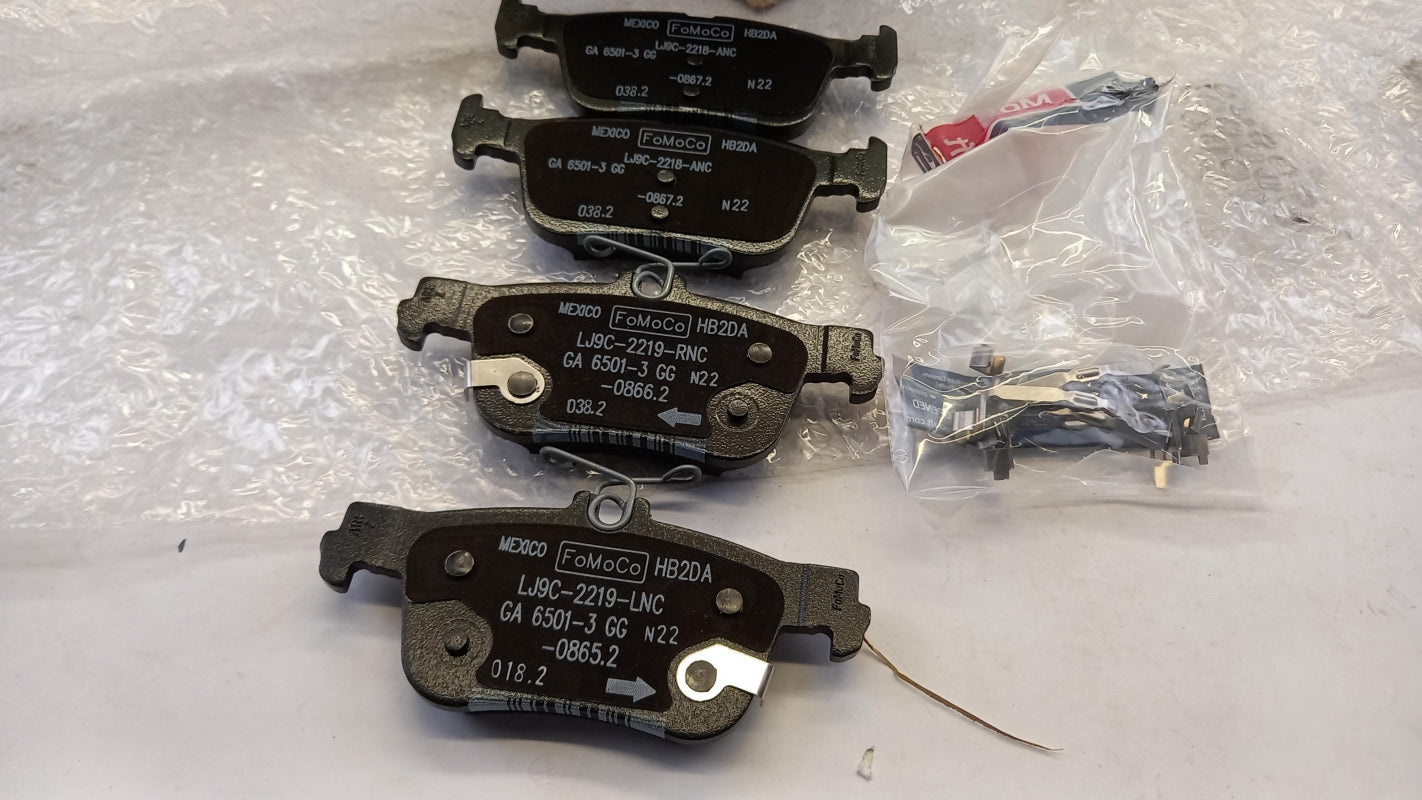 Original OE FORD Bremsbeläge 2590497