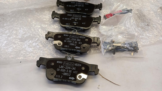 Original OE FORD Bremsbeläge 2590497