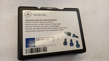 Original MERCEDES-BENZ Radsicherungssatz 4-Stück schwarz M14X1.5X27 A0019901607
