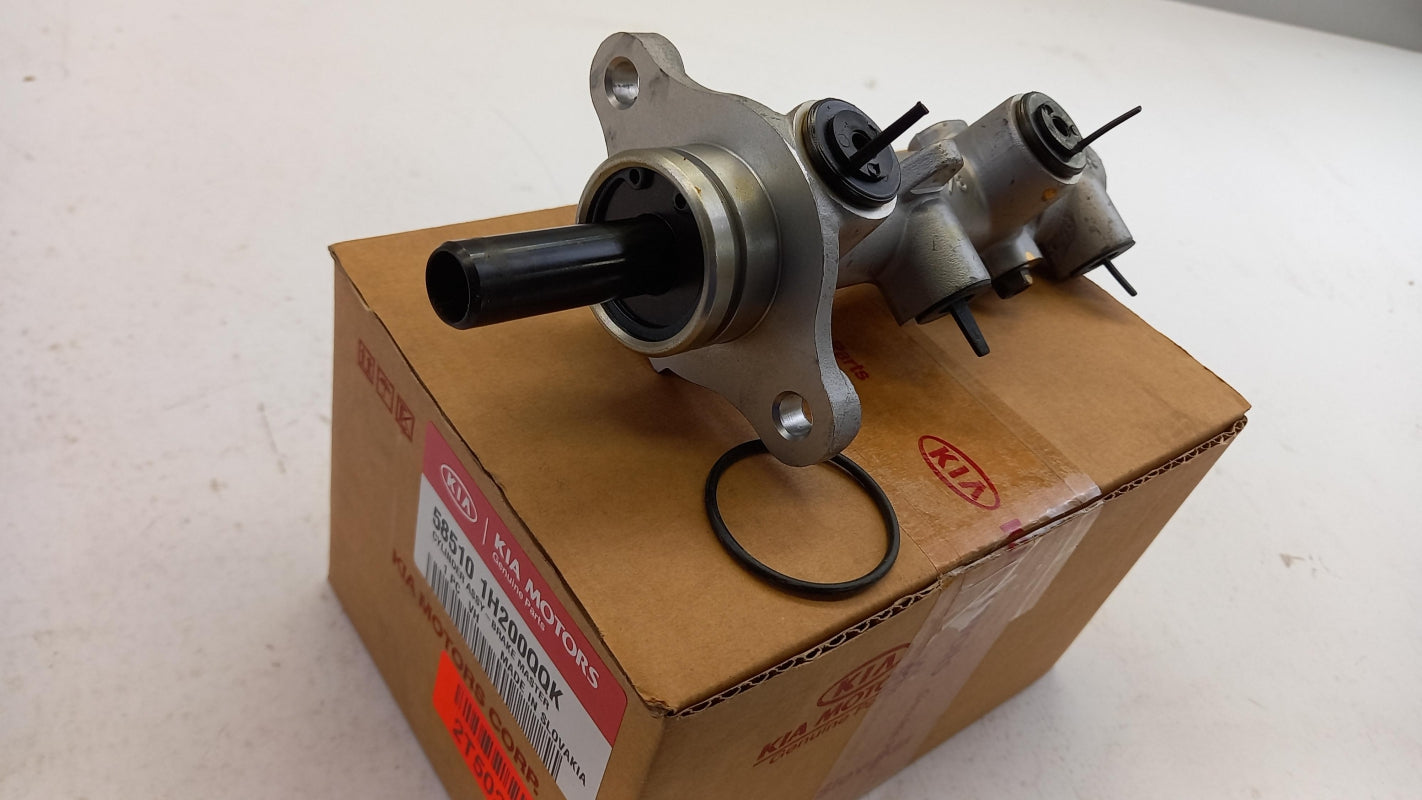 Original OE HYUNDAI/KIA master brake cylinder 585101H200QQK 