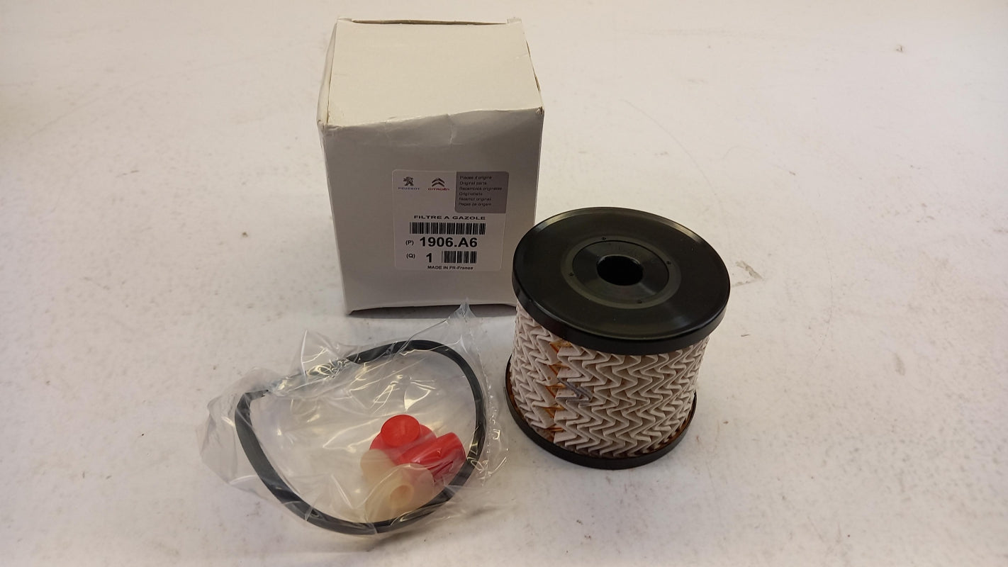 Original PEUGEOT 307 Partner CITROEN C4 C5 C8 2.0/2.2HDi Kraftstofffilter 1906A6