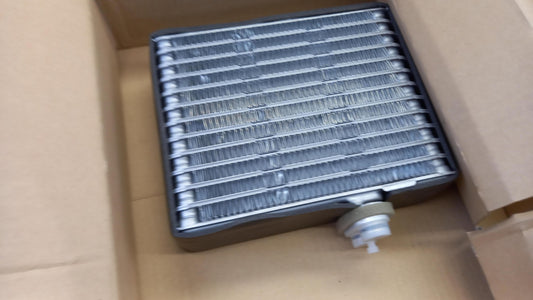 Original MITSUBISHI Pajero Montero Klimaverdampfer MR500667