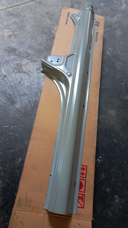 Original HYUNDAI Elantra -2000 Schweller Links 7131229A10