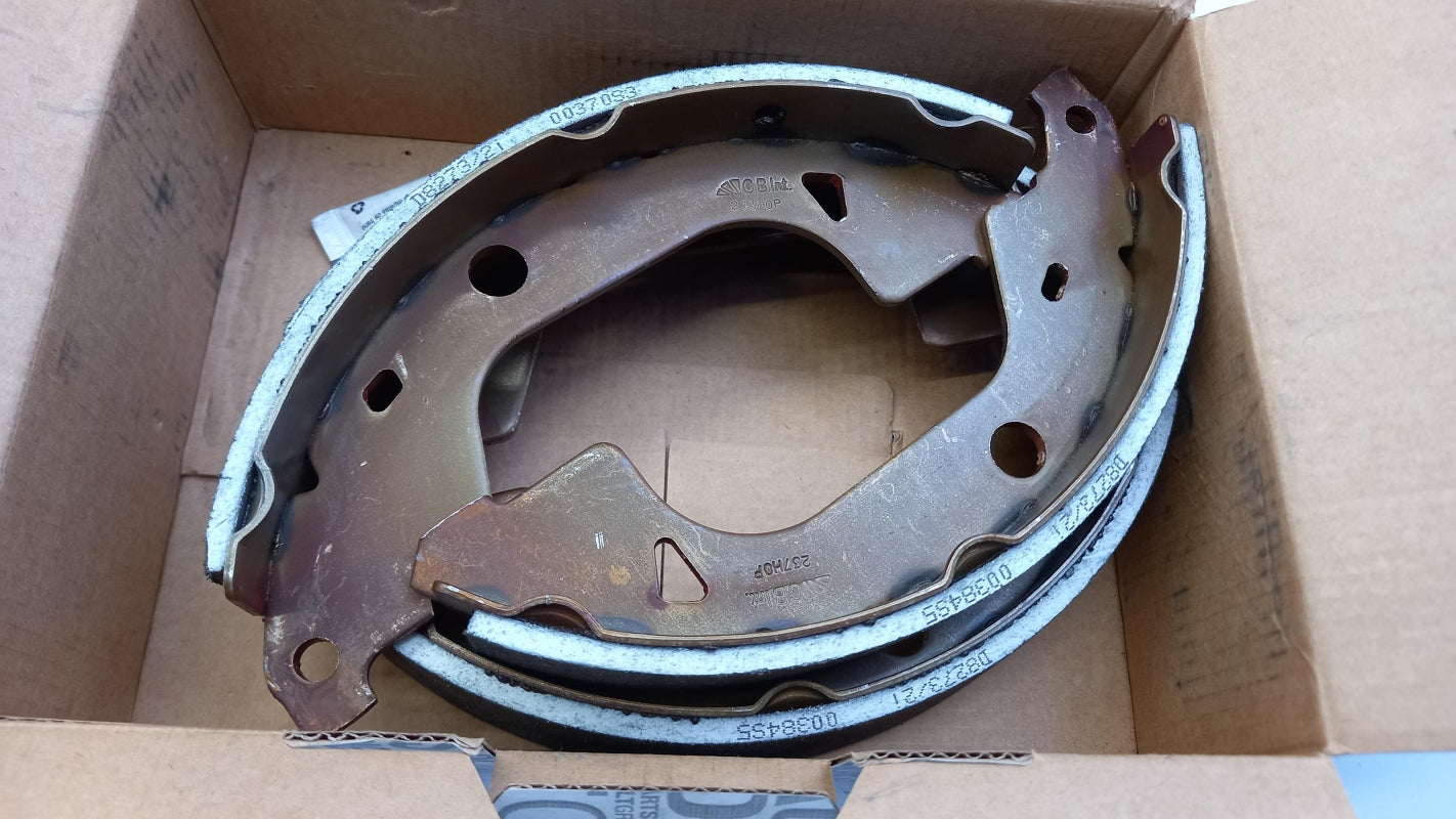 Original OE RENAULT Bremsbackensatz 440601977R