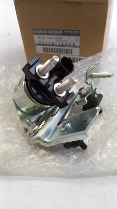 Original OE NISSAN Anlasser Relais 251151KA0A