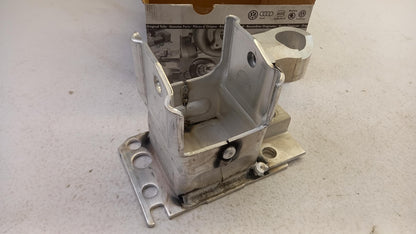 Original AUDI A8 4E 2004-2007 Stossfängerträger Halter vorne rechts 4E0807134AB