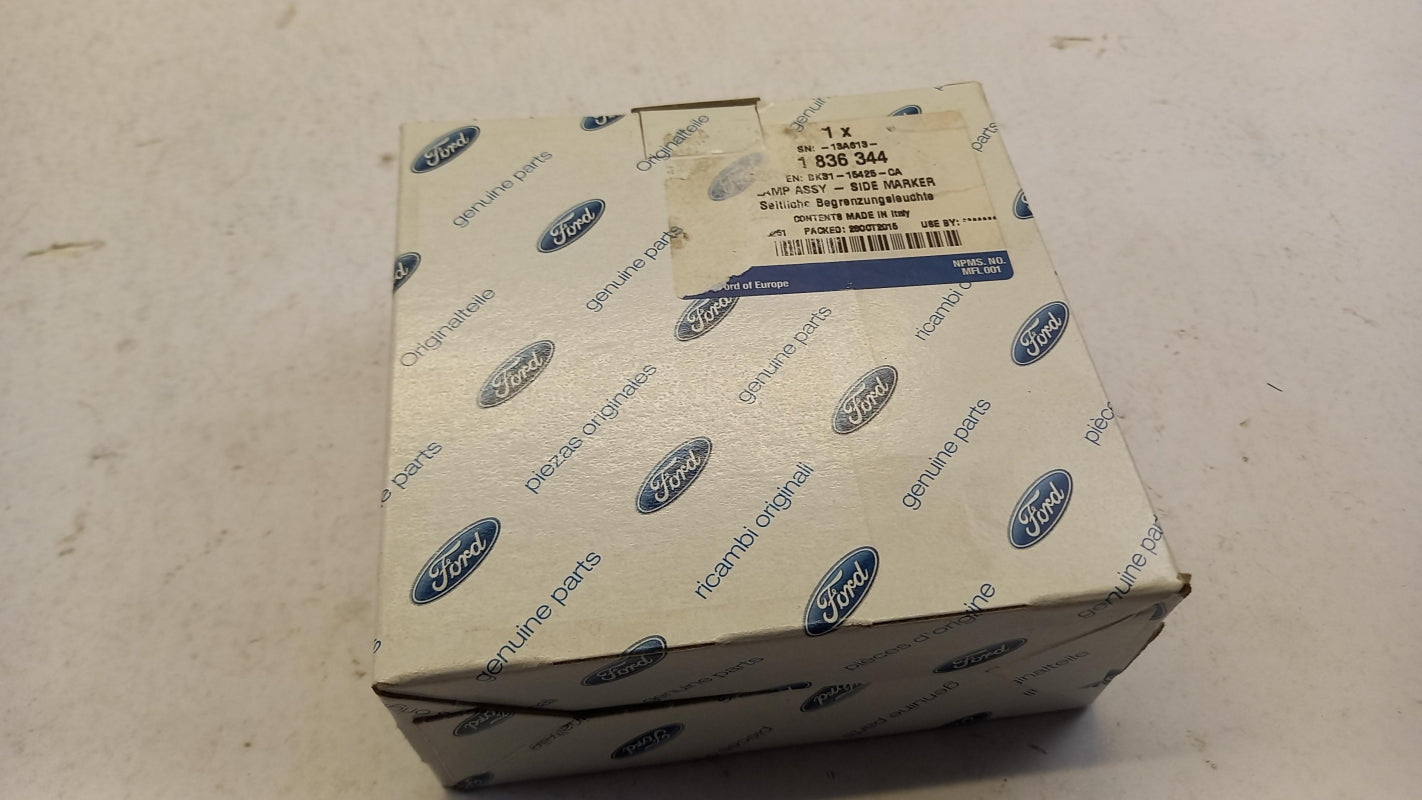 Original OE FORD Begrenzungsleuchte 1836344