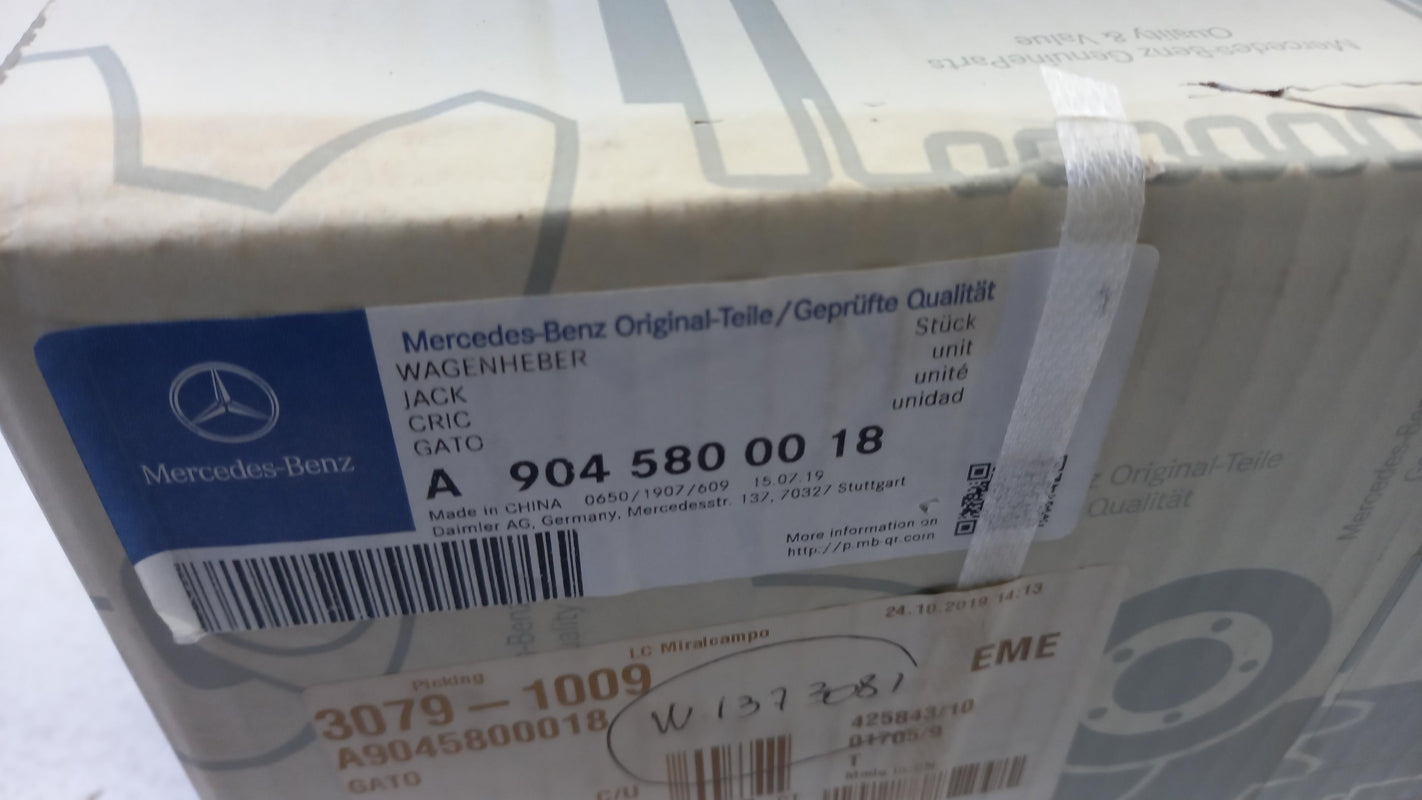 Original MERCEDES-BENZ Sprinter W901-W906 Wagenheber A9045800018
