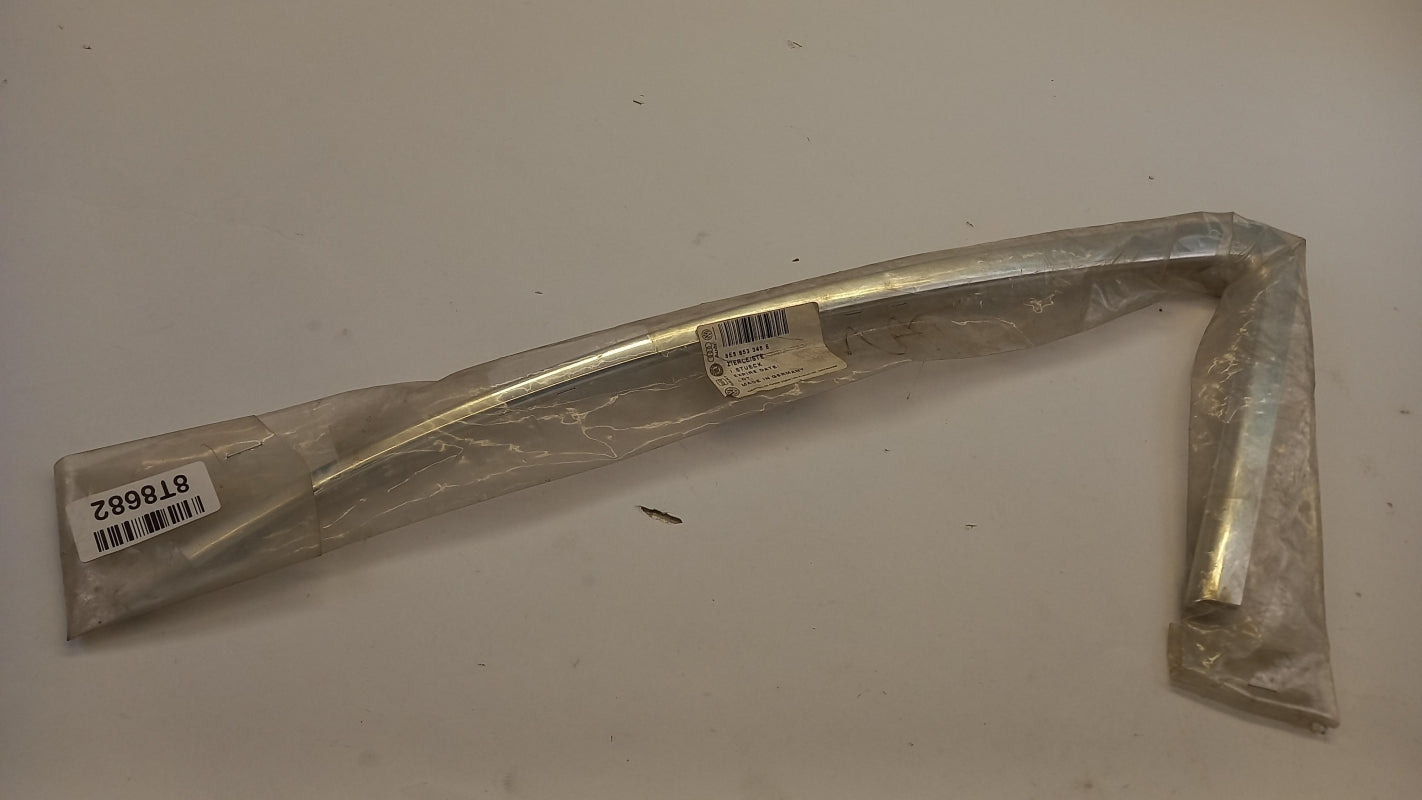 Original AUDI A4 8E Zierleiste für Seitenscheibe hinten links 8E5853345E