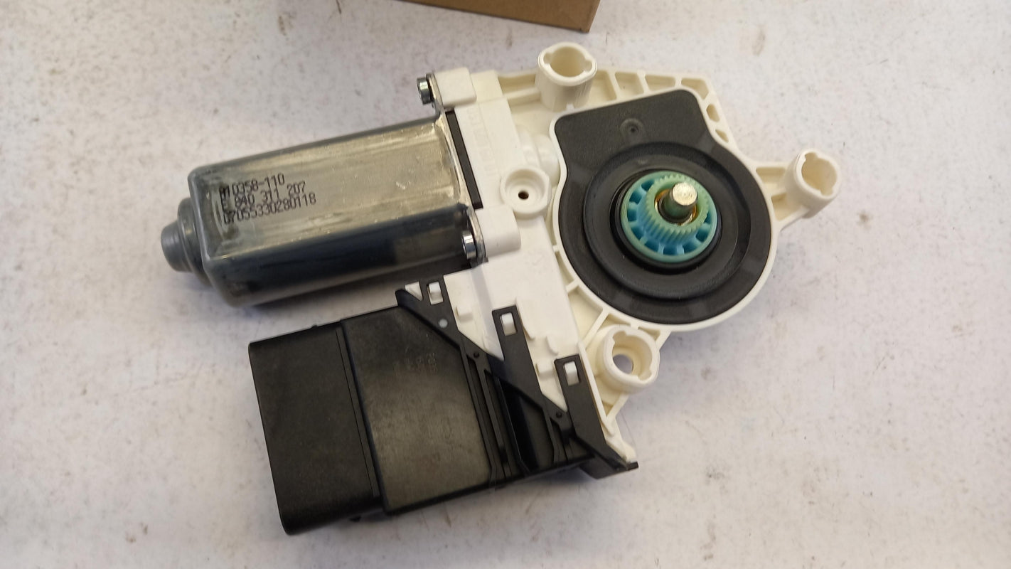 Original VW Passat 3C SEAT Leon 1P Fensterhebermotor hinten links 3C0959703ESE1