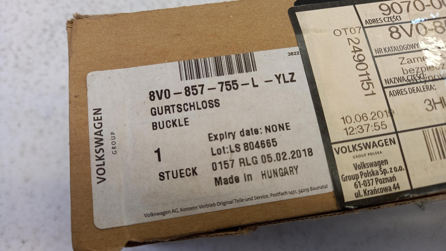Original OEAUDI A3 RS3 8V Gurtschloß satinschwarz vorne links 8V0857755LYLZ