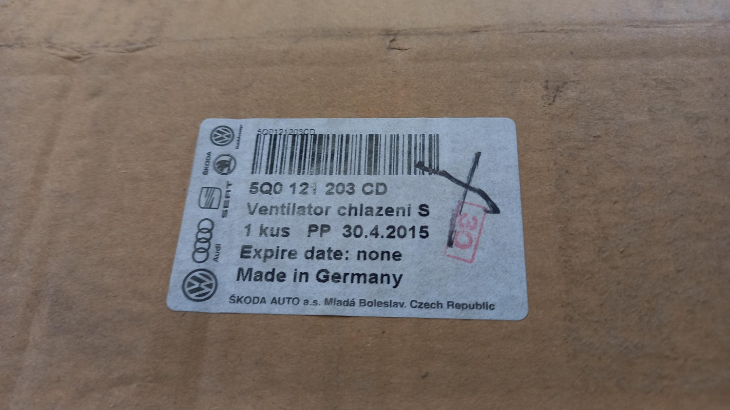 Original AUDI A3 SKODA Octavia Superb VW Golf Motorkühlung Lüfter 5Q0121203CD