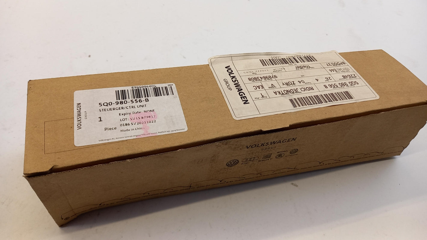 Original AUDI A3 8V TT FV Steuergerät mit Rückfahrkamera 5Q0980556B