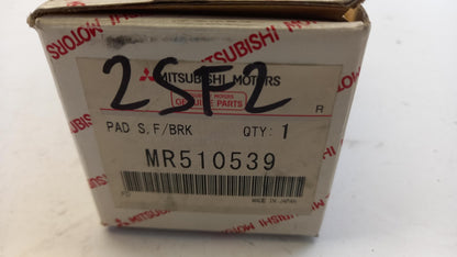 Original OE MITSUBISHI Bremsbeläge MR510539