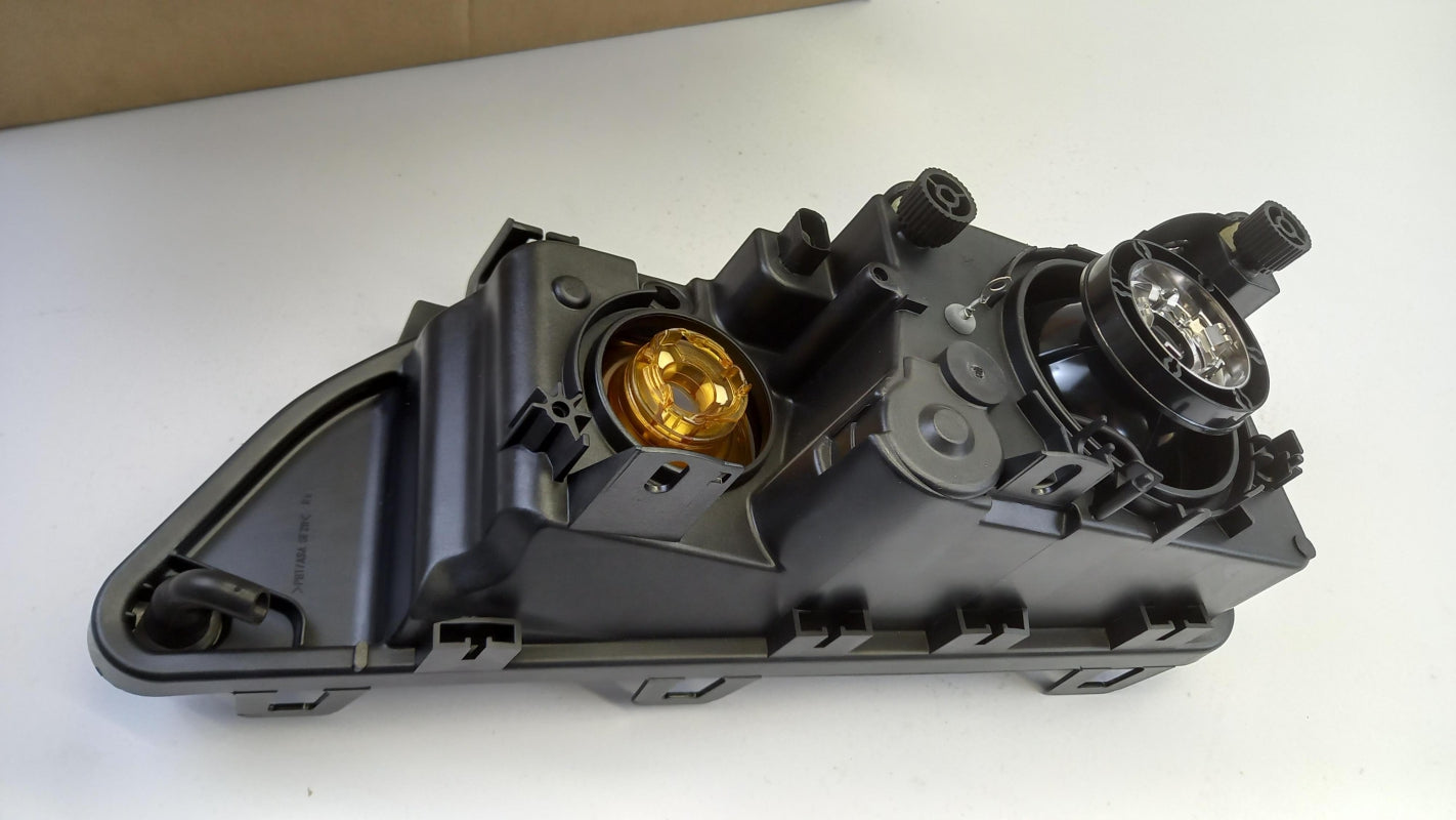 Original BMW 5er E39 Scheinwerfergehäuse mit Einsatz rechts 63128377990