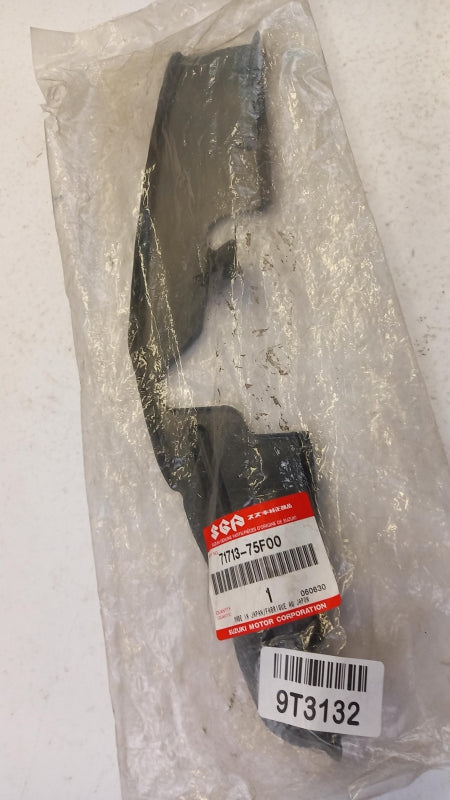 Original OE SUZUKI Kühler Abweiser 7171375F00000