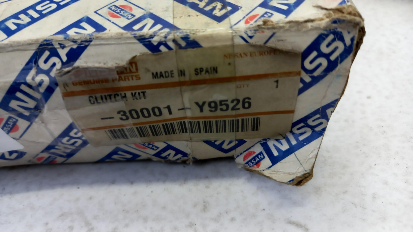 Original OE NISSAN Kupplungssatz 30001Y9526