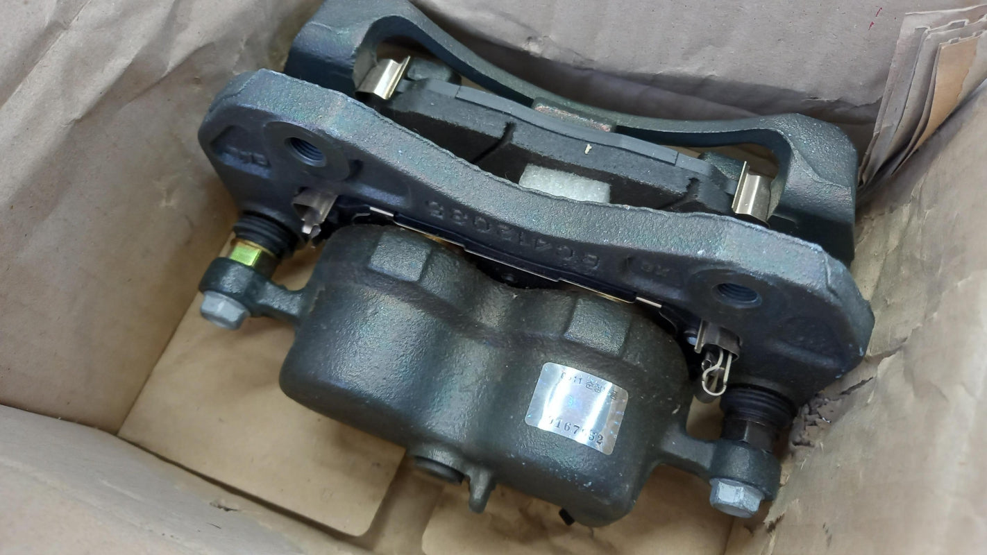 Original SSANGYONG Rexton Bremssattel vorne links 4811008260