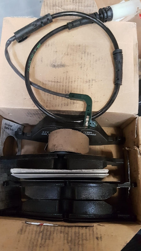 Original BMW 5' E60 E61 6' E63 E64 Bremsbeläge mit Warnkontakt Vorne 34112339270