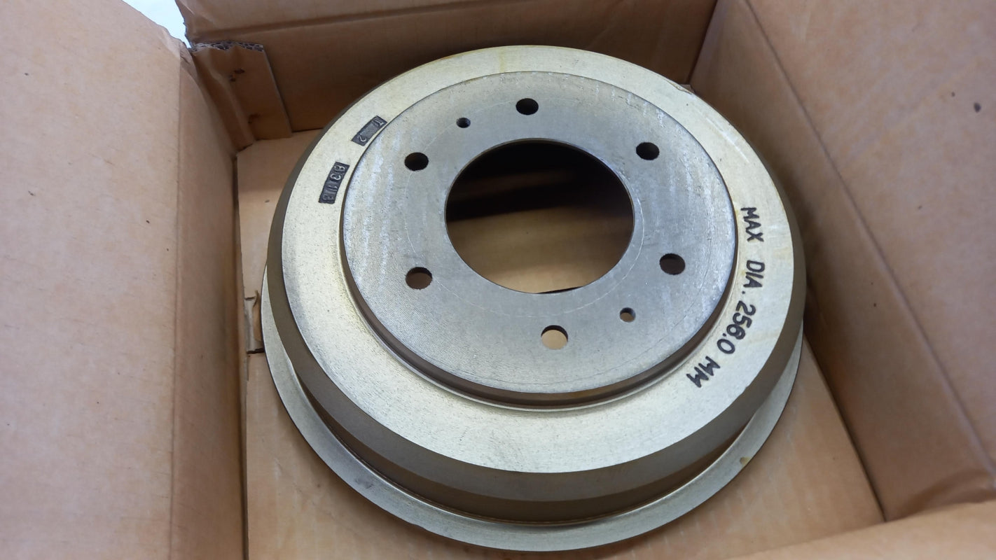 Original OE MITSUBISHI Bremstrommel MB534245