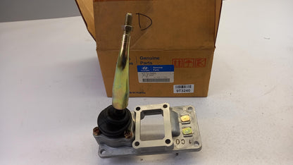 Original HYUNDAI Galloper 90-00 Schalthebel MD733946A