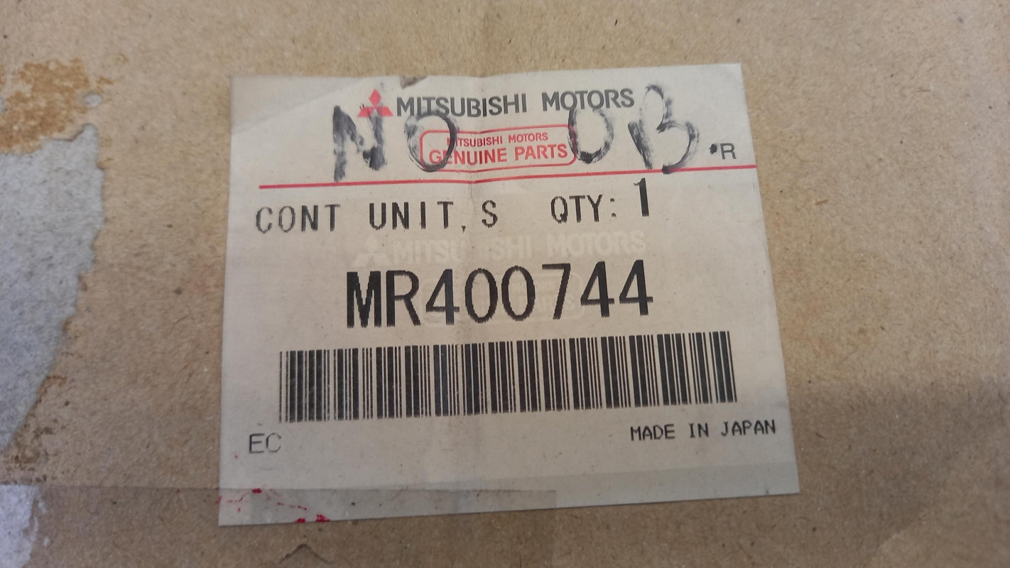 Original OE MITSUBISHI Airbag Steuergerät MR400744