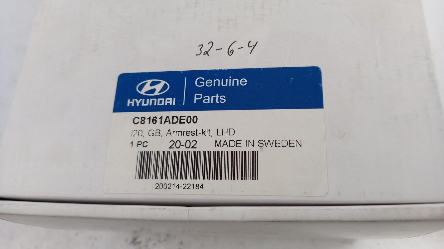 Original HYUNDAI I20 C8 2014-2018 Armlehne C8161ADE00