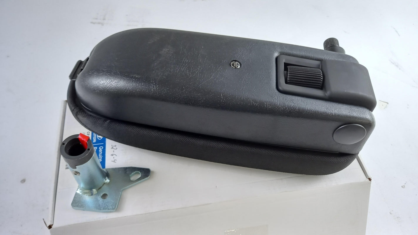 Original HYUNDAI I20 C8 2014-2018 Armlehne C8161ADE00