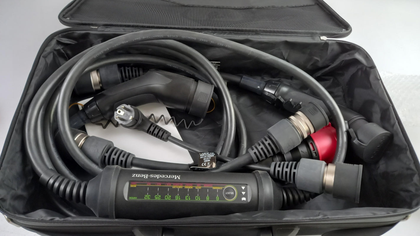 Original MERCEDES-BENZ Flexibles Ladesystem + Adapter 32A/3-phasig A2979820700