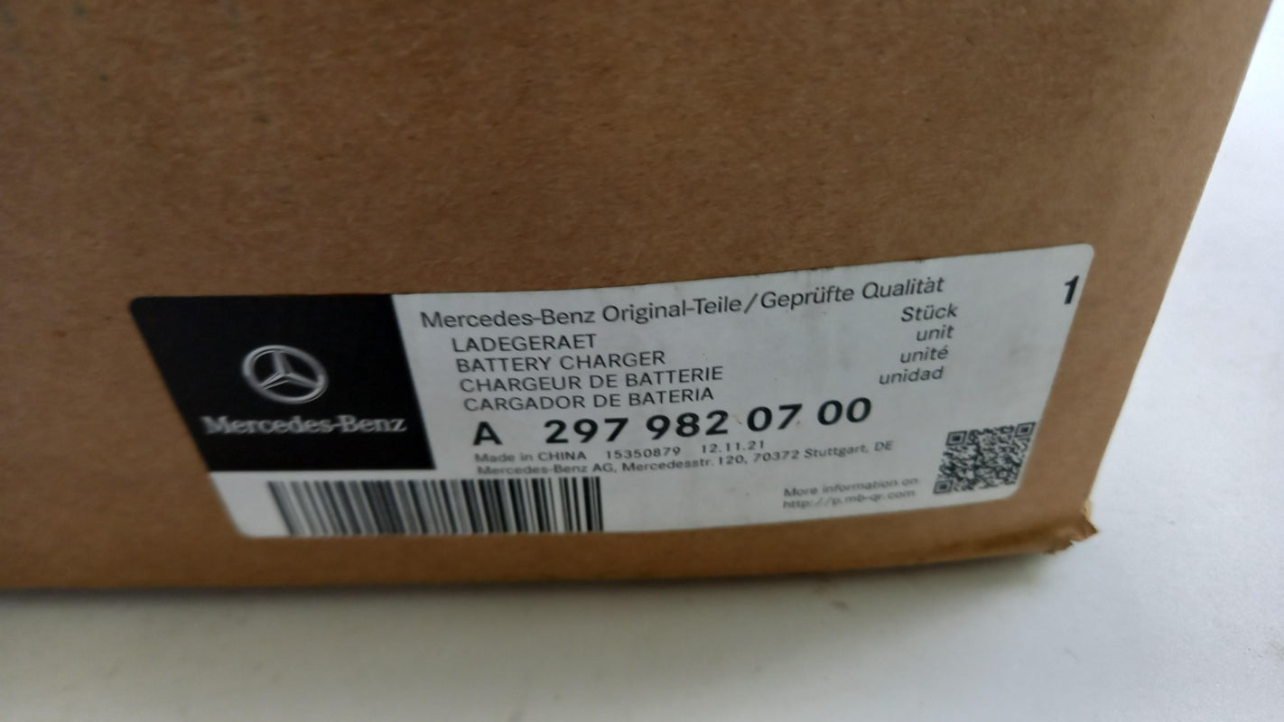 Original MERCEDES-BENZ Flexibles Ladesystem + Adapter 32A/3-phasig A2979820700