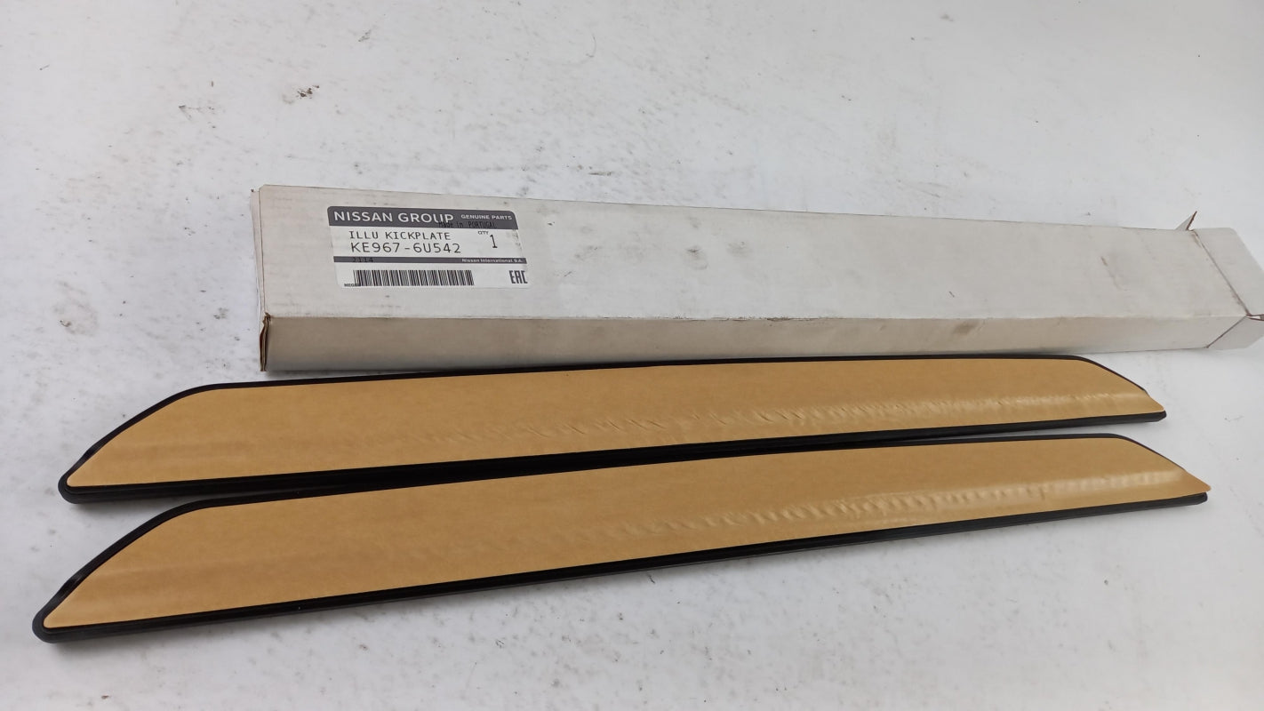 Original NISSAN Qashqai III 2021- Einstiegsleisten Satz KE9676U542