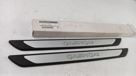 Original NISSAN Qashqai III 2021- Einstiegsleisten Satz KE9676U542