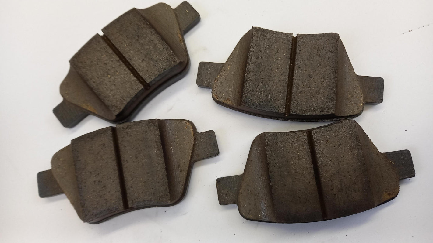 Original AUDI A1 A3 VW Caddy Golf Scirocco Bremsbeläge 272X10 hinten 5K0698451A