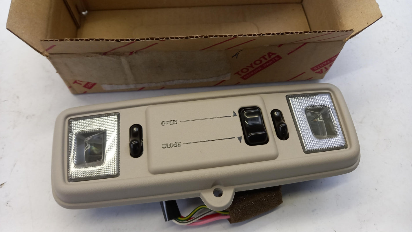 Original TOYOTA Land Cruiser 1980-2001 Innenleuchte 8126090K00